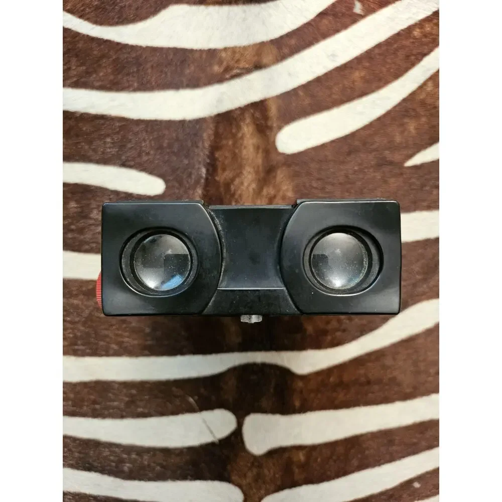 Realist Red Button Stereo 3D Slide Viewer 2061 ST-61